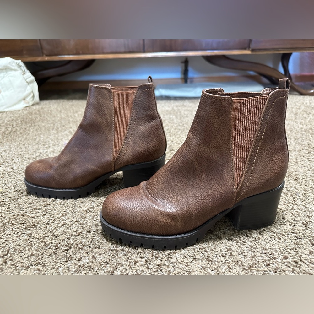 MIA fall autumn ankle heeled boot brown leather look 7.5